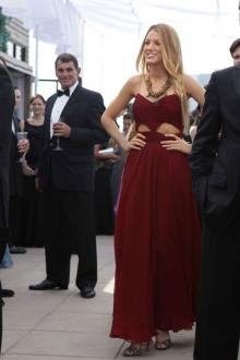 blake lively burgundy chiffon cut out celebrity prom dress gossip girl fashion